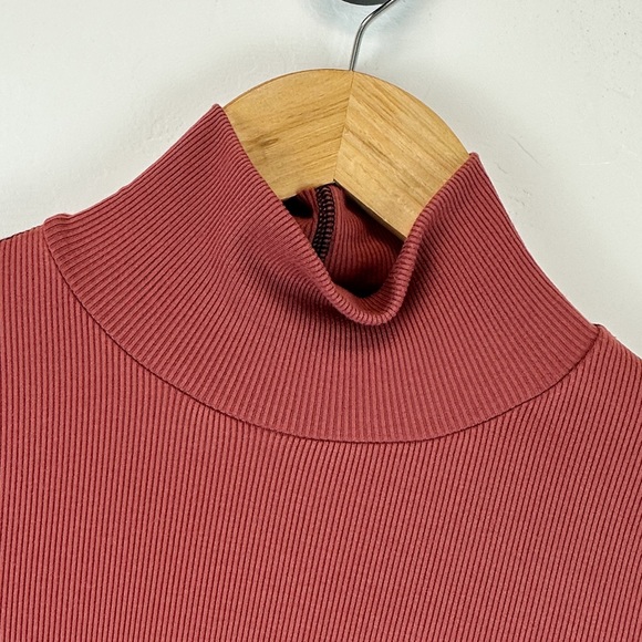 Aritzia Wilfred Free Moon Turtleneck in Rust Orange S - Picture 6 of 9